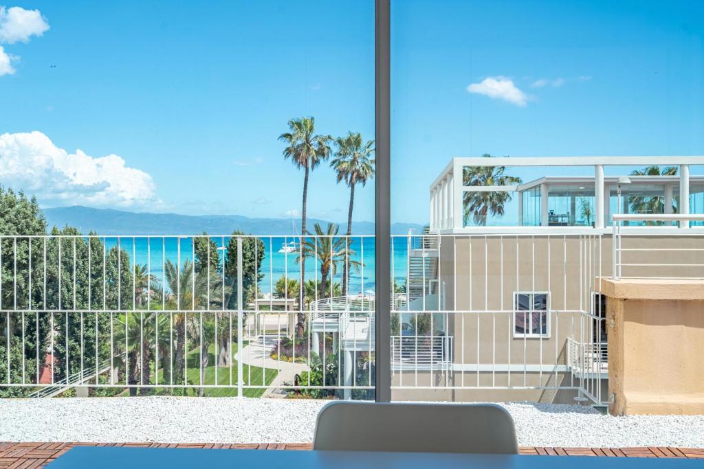 A general sea view or a sea view taken from Az apartmant
