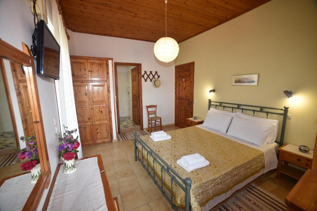 Evanthia Toroz Rooms & Studios - 15