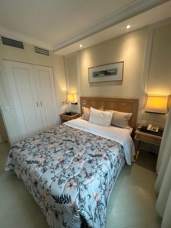 Katil atau katil-katil dalam bilik di Hotel Jardins Univer Pamplona com garagem 2410