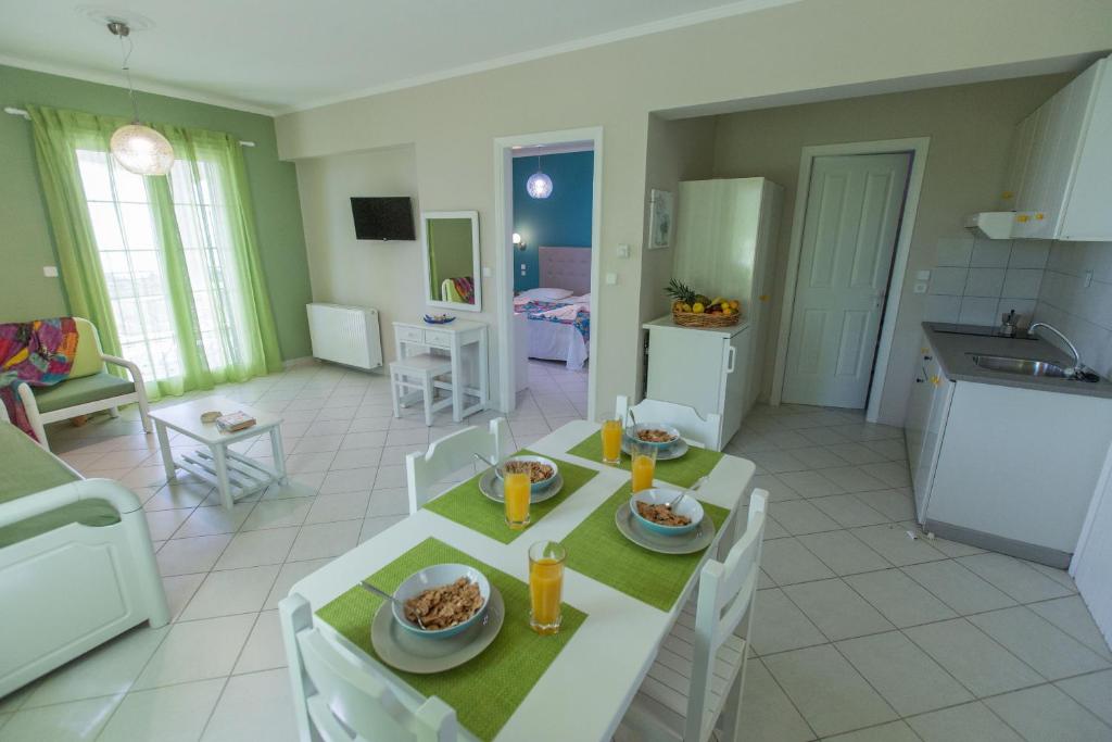 Kuchyň nebo kuchyňský kout v ubytování Villa Theodora