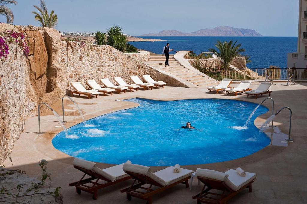 Bazén v ubytování Stella Di Mare Beach Hotel & Spa nebo v jeho okolí