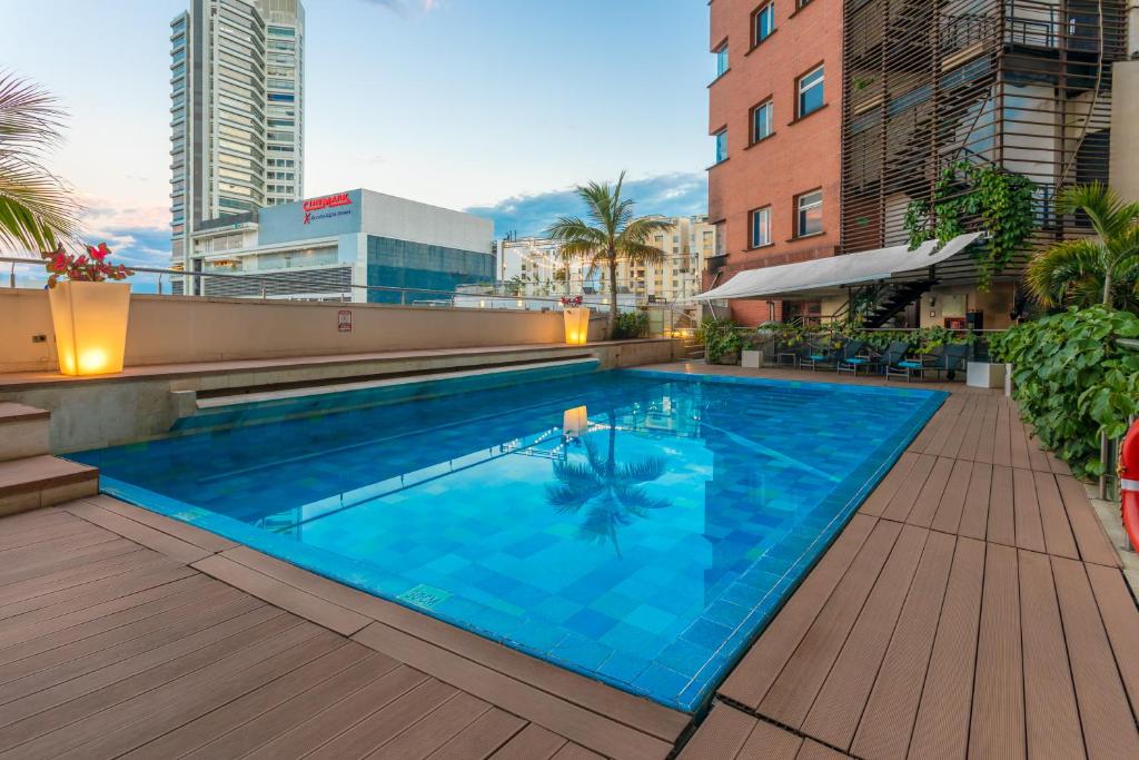 Bazén v ubytování Hotel Spiwak Chipichape Cali nebo v jeho okolí