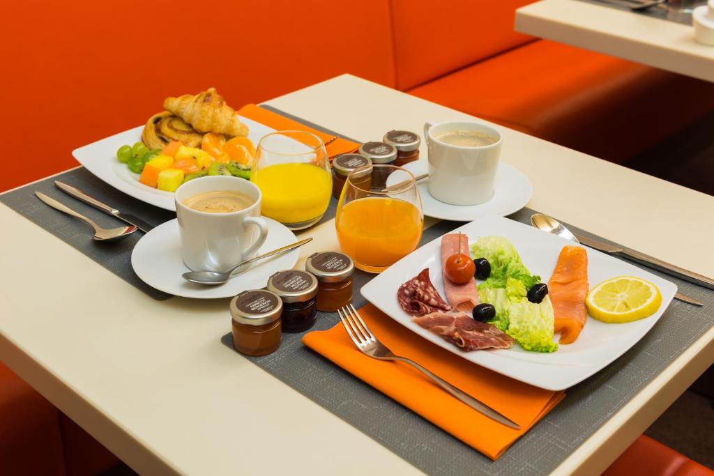 Hôtel Le Tourville by Inwood Hotels - Resim 33