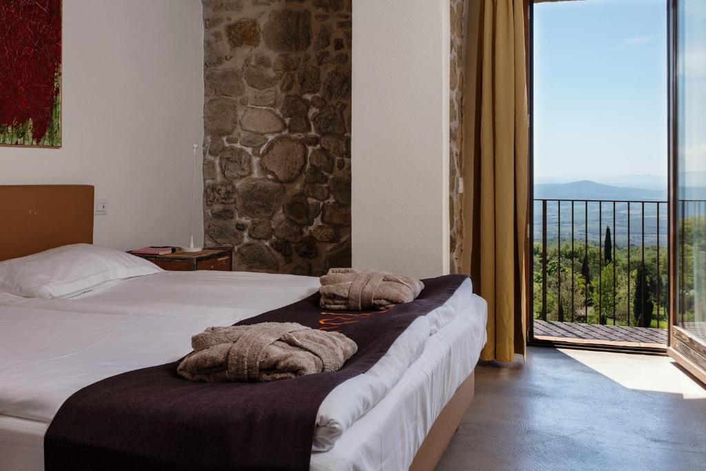 VALDONICA WINERY Fine Dine & Wine Hotel