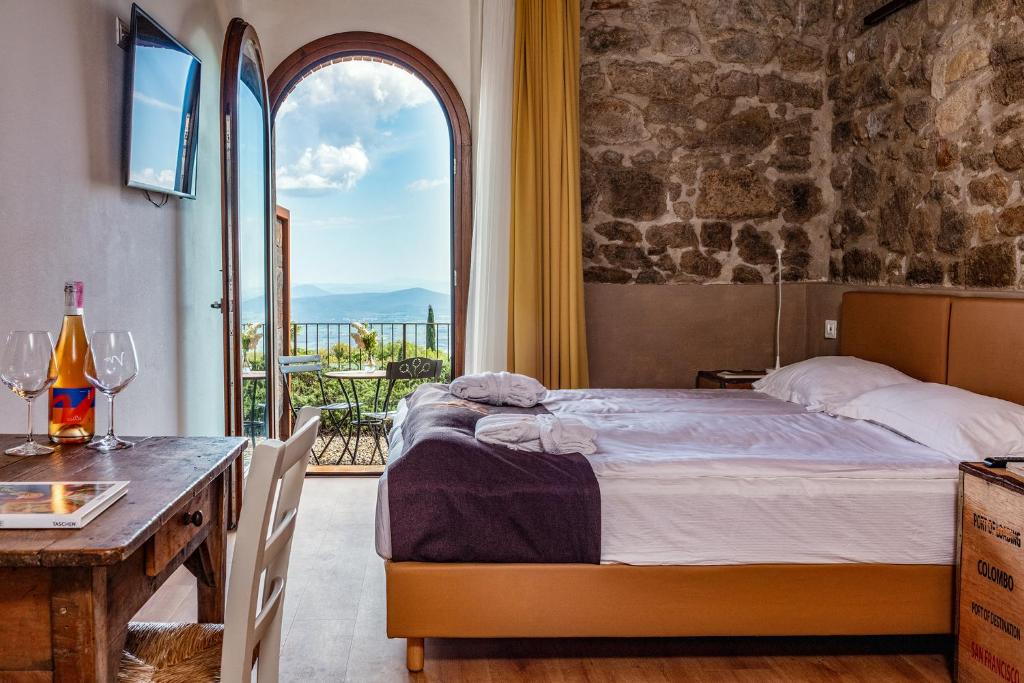 VALDONICA WINERY Fine Dine & Wine Hotel