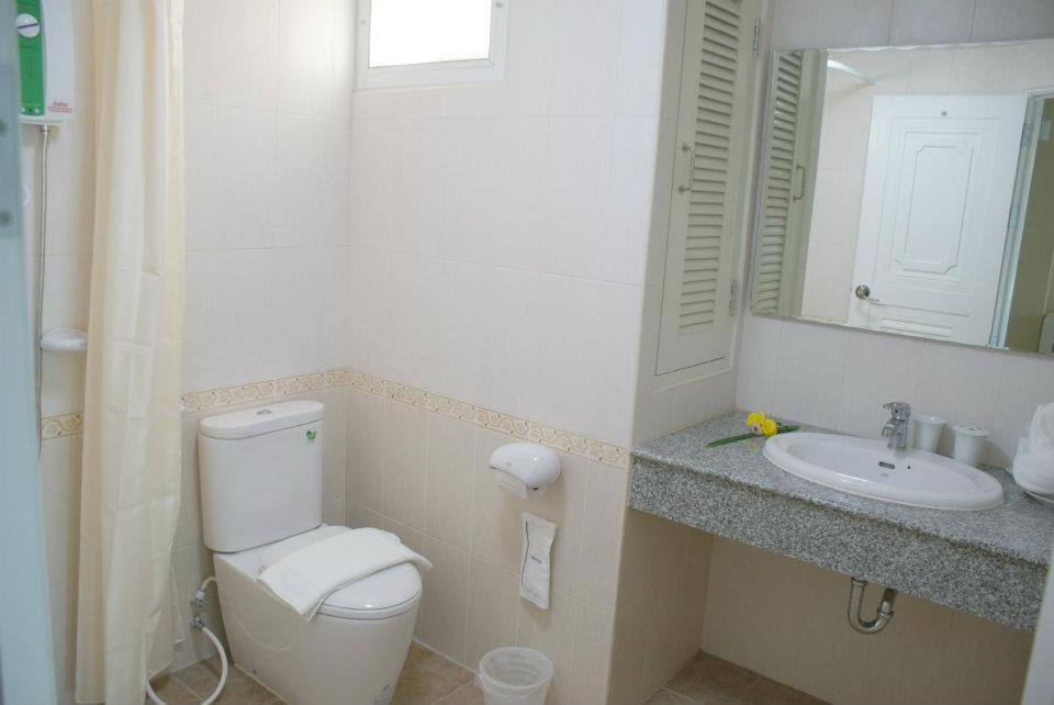 Triple Palms House - 13