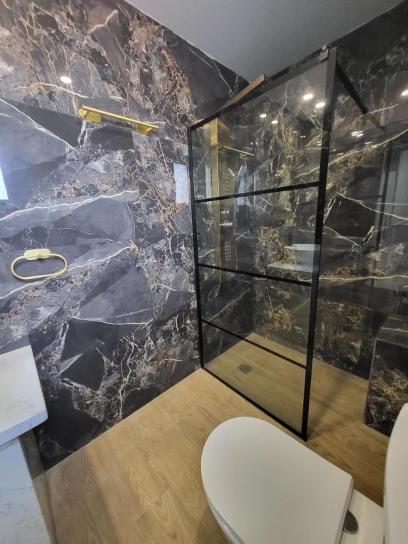 Koupelna v ubytování Diamond Piraeus Port