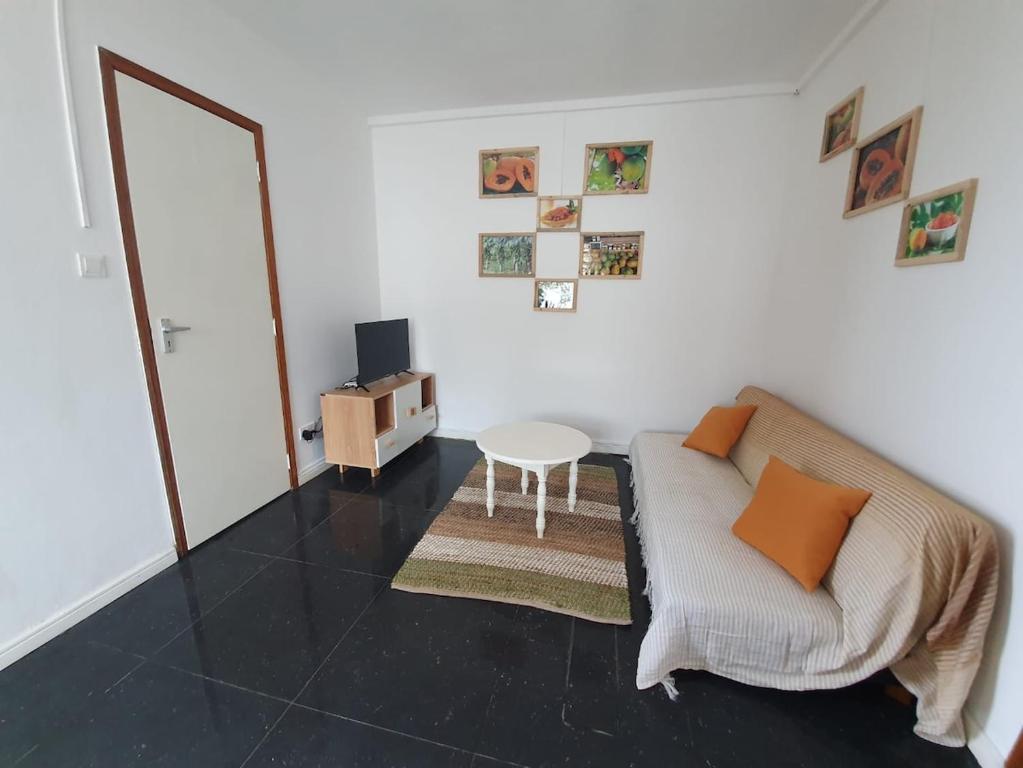 O zonă de relaxare la 'Papaya' 1-bedroom apartment, 1st floor