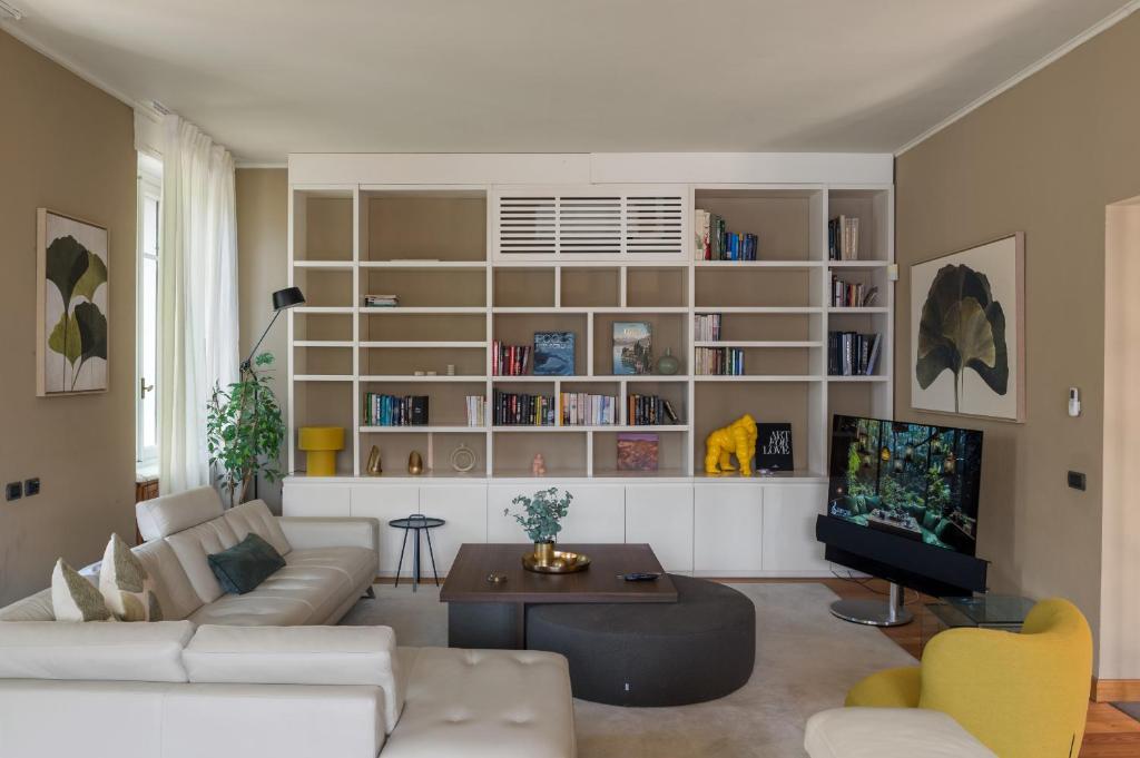 Posezení v ubytování Ruby Como Villa with Lake View By Petra Luxury