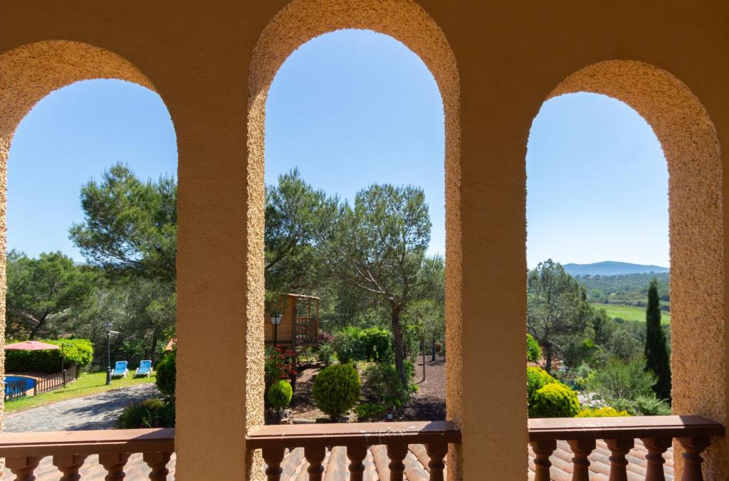 Zahrada ubytování Catalunya Casas Peaceful Perfection , only 30km from Barcelona!
