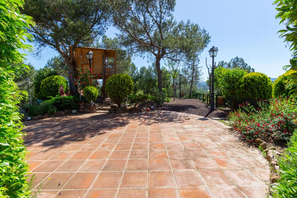 Zahrada ubytování Catalunya Casas Peaceful Perfection , only 30km from Barcelona!
