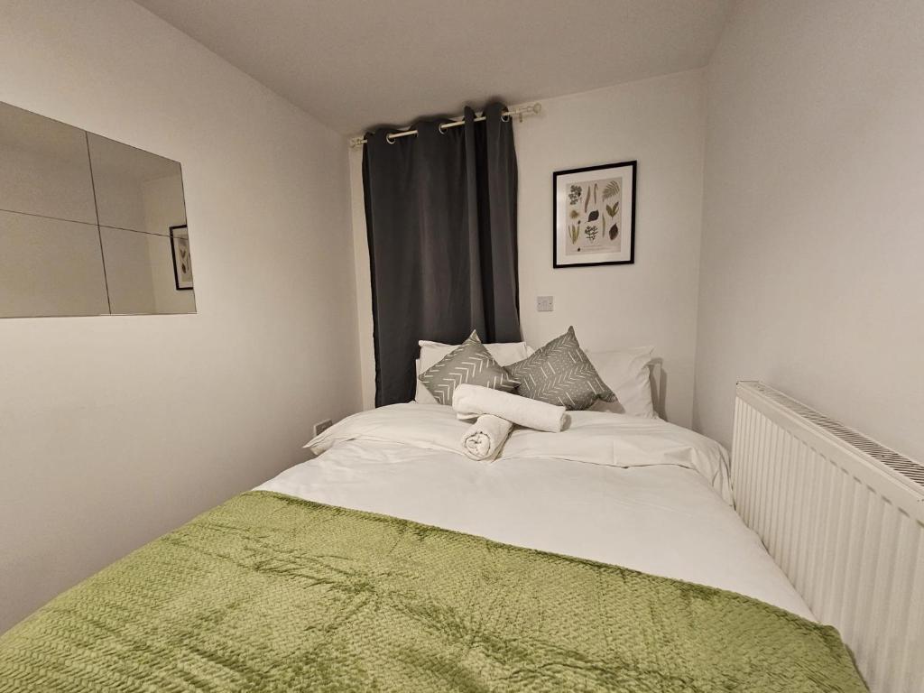 Modern Home - Whitechapel, London (updated prices 2025)
