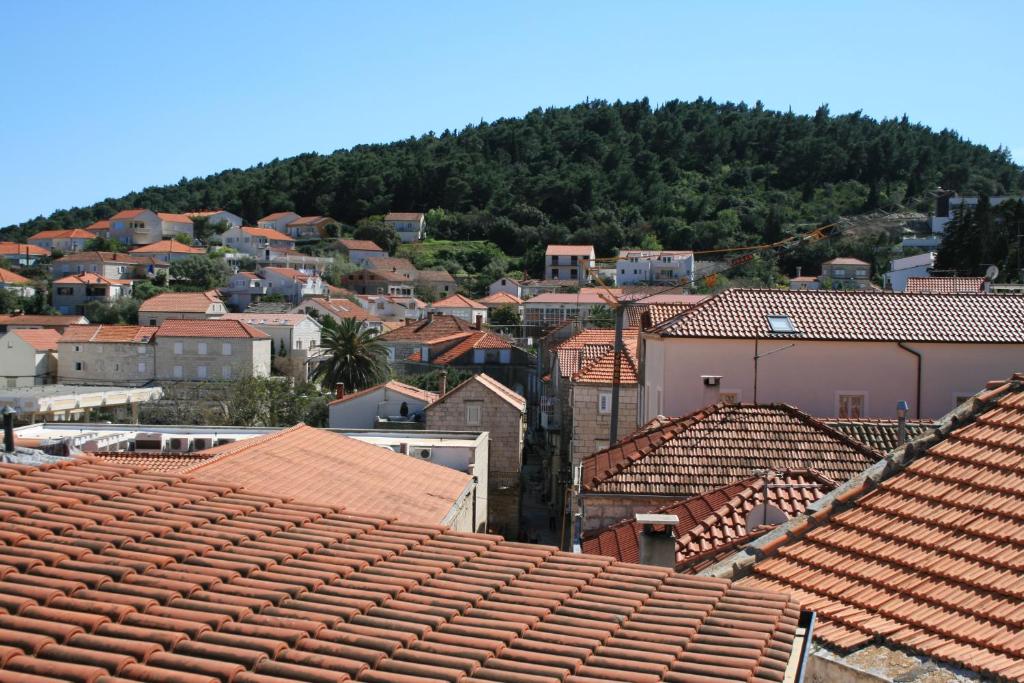 Nespecifikovaný výhled na hory nebo výhled na hory při pohledu z apartmánu