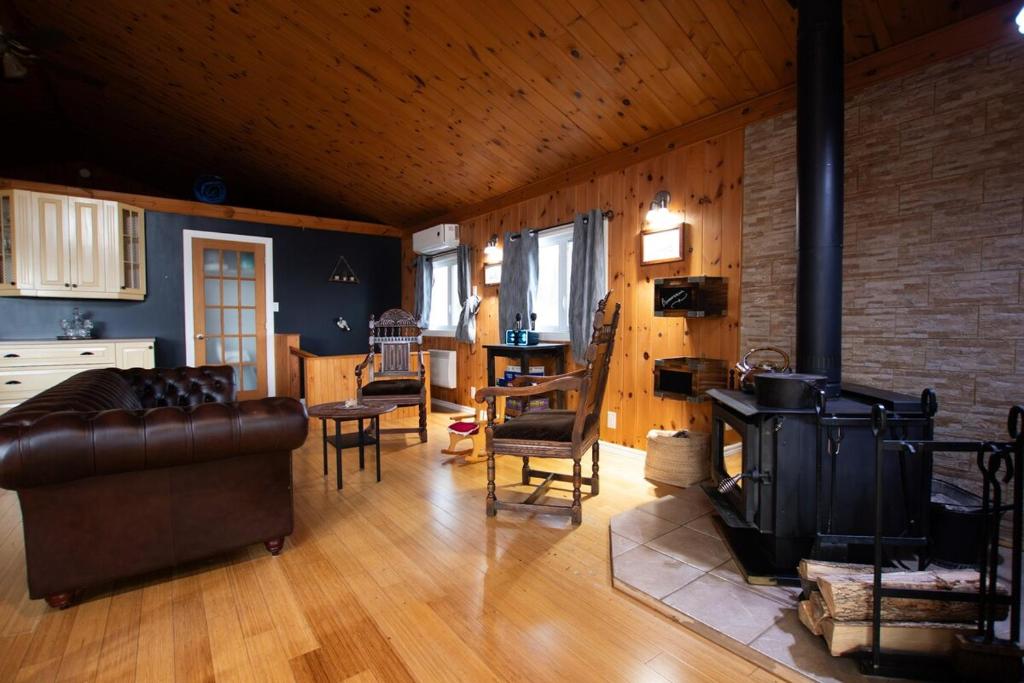 Φωτογραφία από το άλμπουμ του Plezzy Cottage σε Papineauville