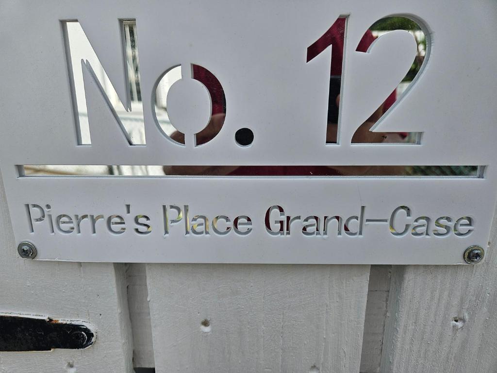 Certifikát, hodnocení, plakát nebo jiný dokument vystavený v ubytování Pierre's Place Grand-Case, a place to dream