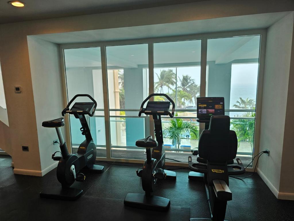 Fitness centrum a/nebo fitness zařízení v ubytování The Cliff Sint Maarten Heaven