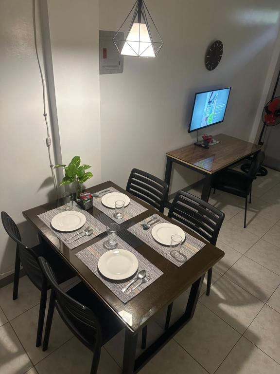TV a/nebo společenská místnost v ubytování JORA Studio Apartment 1-B