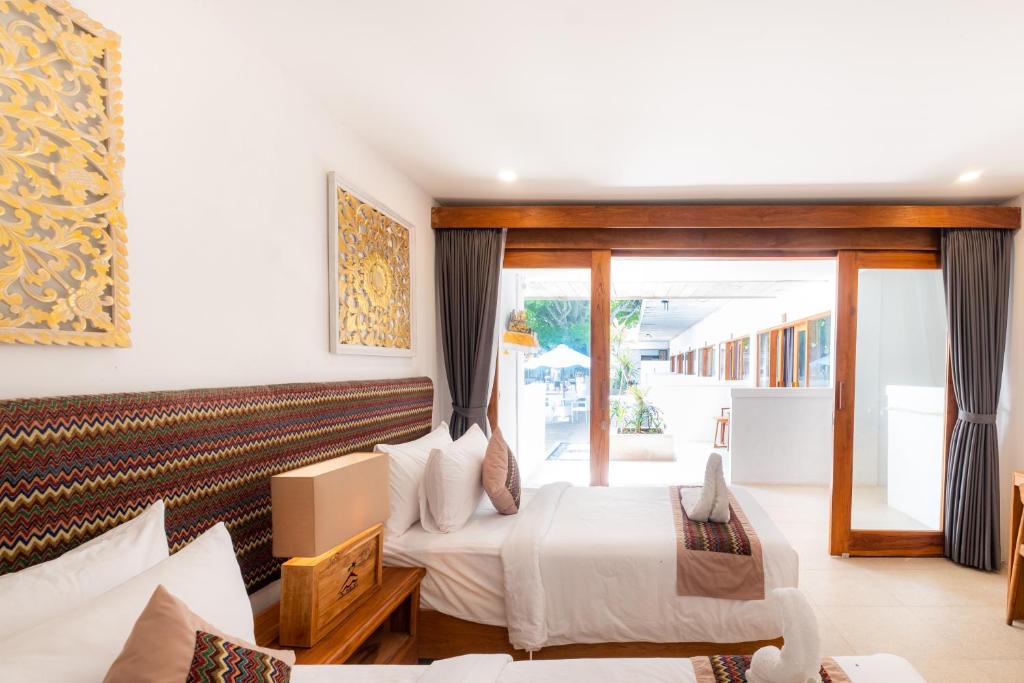 AMP Beach House - Deluxe Twin Room