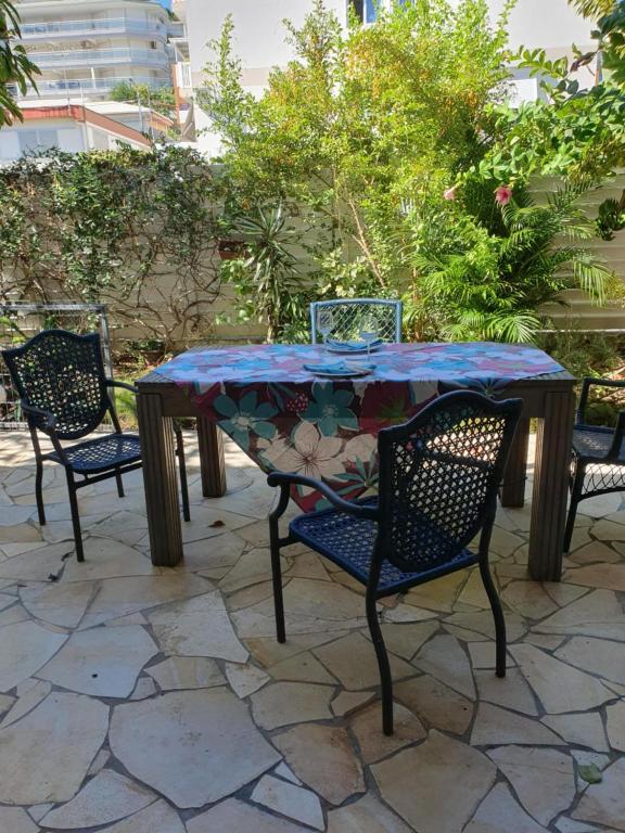 Fotografie z fotogalerie ubytování Garden & Terrace Apartment v destinaci Nouméa
