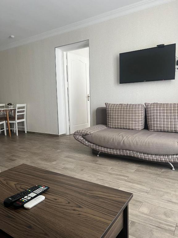 لابی و فضای عمومی Seaview Panoramic Apartments ORBI Sea Towers Batumi - تصویر ۵
