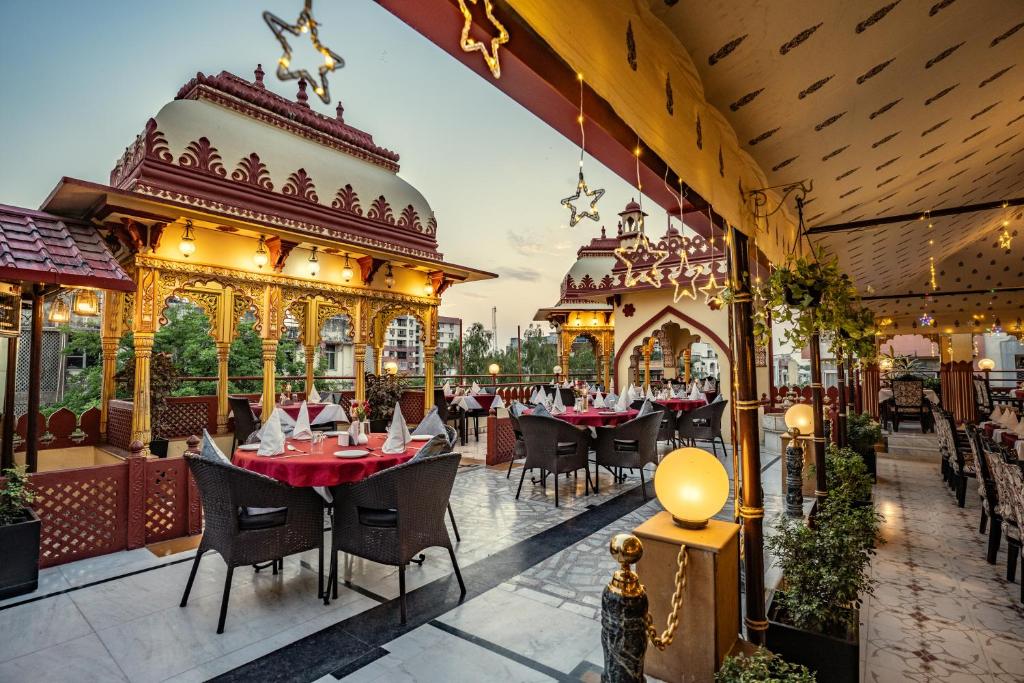 Restaurace v ubytování Umaid Bhawan - A Heritage Style Boutique Hotel