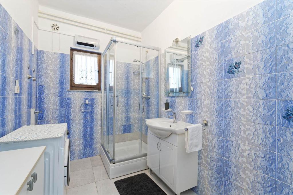 Kúpeľňa v ubytovaní Apartment Feruccio by Rent Istria
