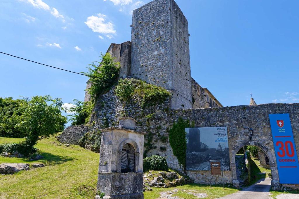 Miestna pamiatka v blízkosti apartmánu
