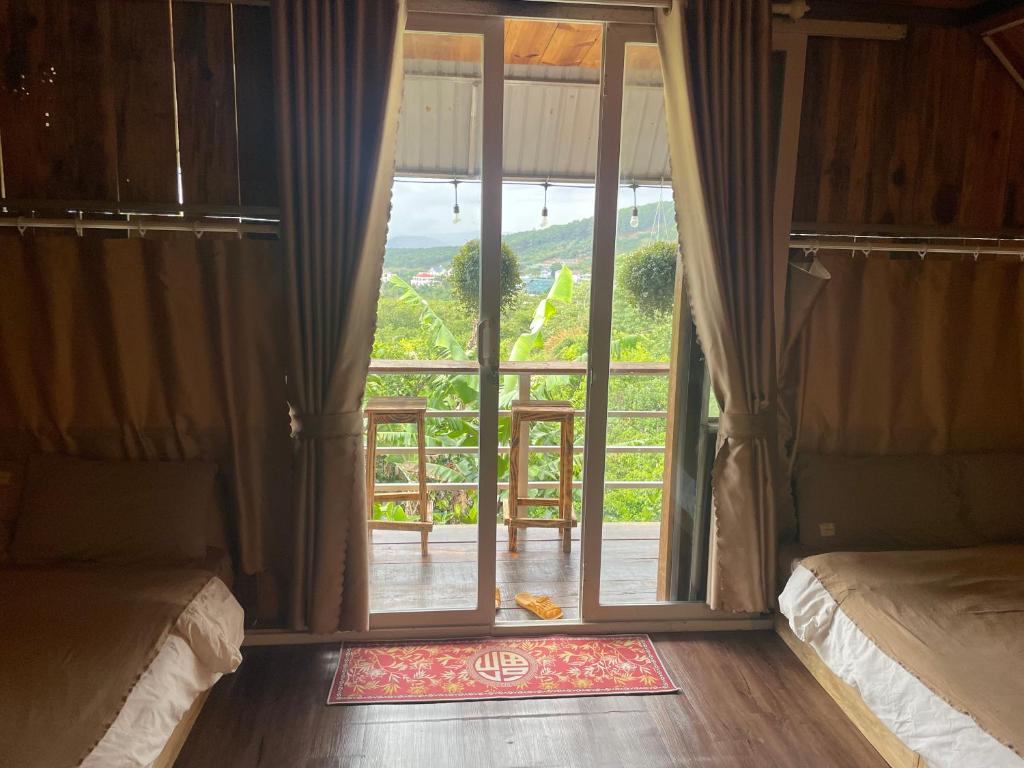 Balcone o terrazza di Homestay Đồi Sương Trắng
