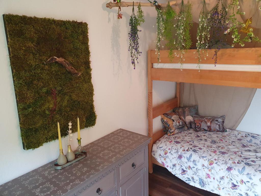 Postel nebo postele na pokoji v ubytování 2 Zimmer FeWo mit Außenpool und Sauna