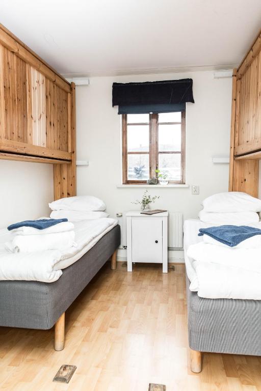 Sea Lodge Smögen - Quadruple Room With Shared Bathroom
