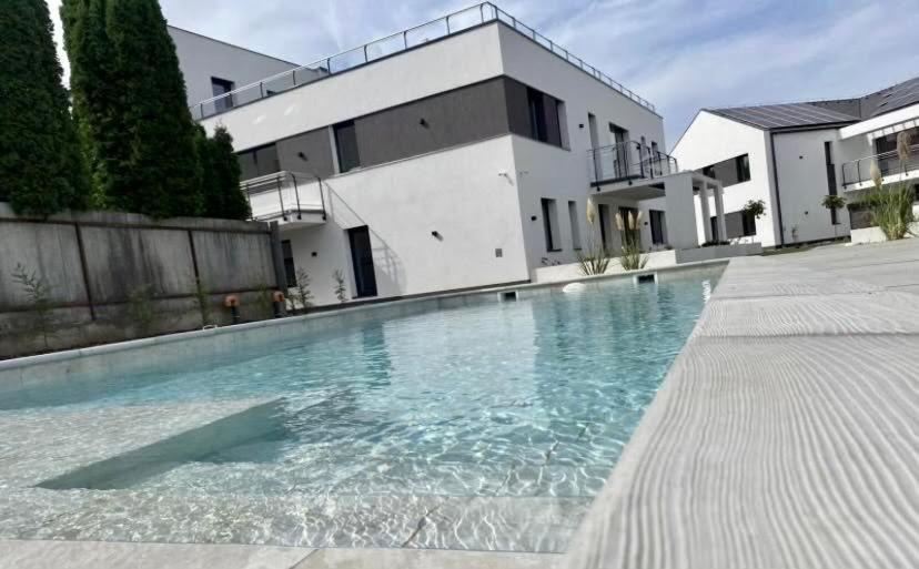 Πισίνα στο ή κοντά στο Oasis Lux