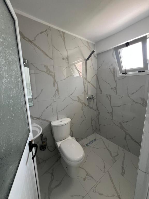 Koupelna v ubytování Guest House Vlore