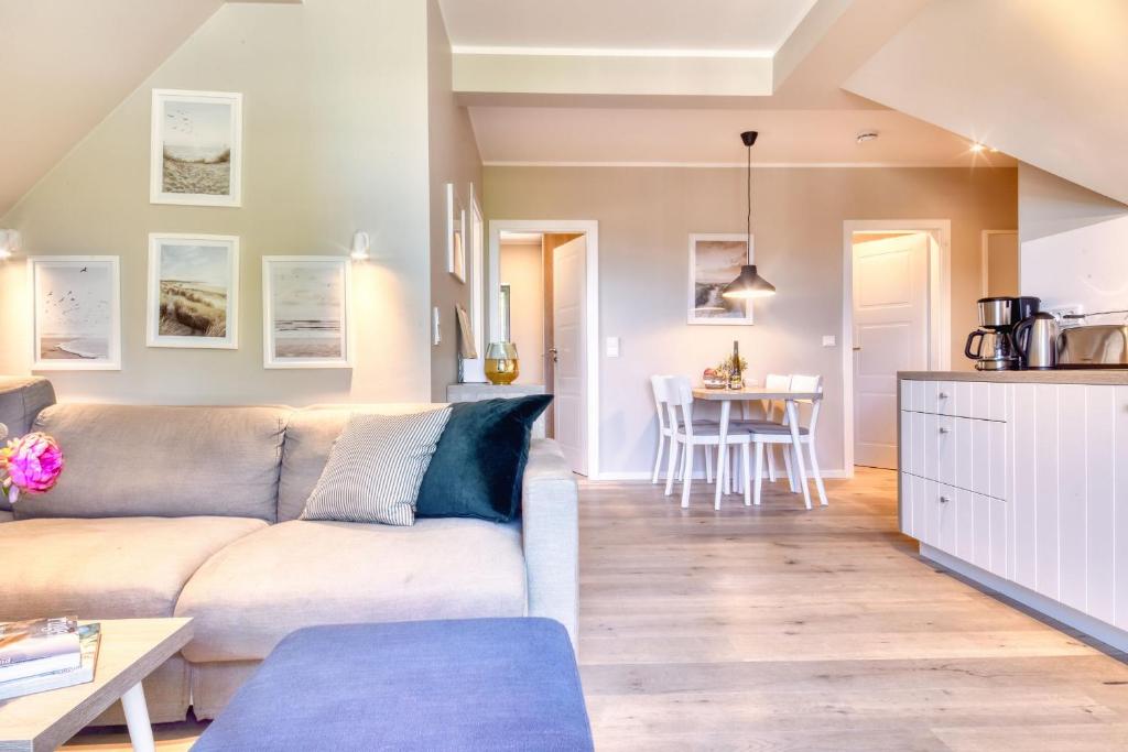 Η κουζίνα ή μικρή κουζίνα στο Ferienwohnung Wandashorst 25 Feriendorf Klein Stresow Rügen by ruyastay