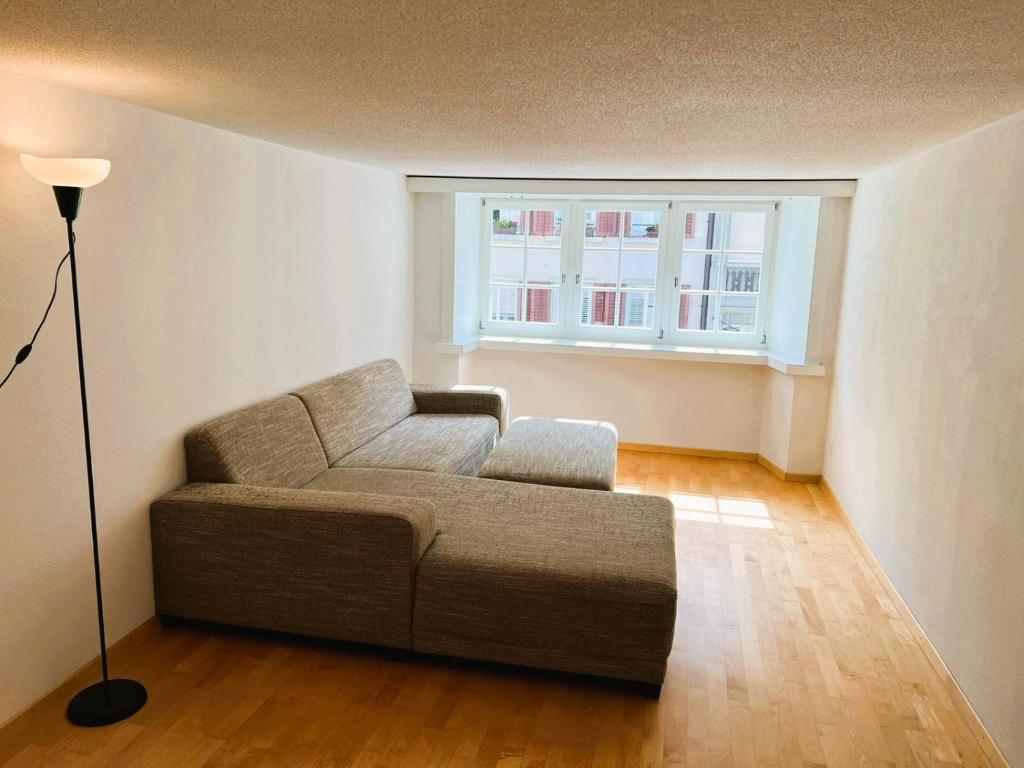 New Cozy 2 room Apartment in Zurich Old Town Center RENN - Self Checkin - Resim 10