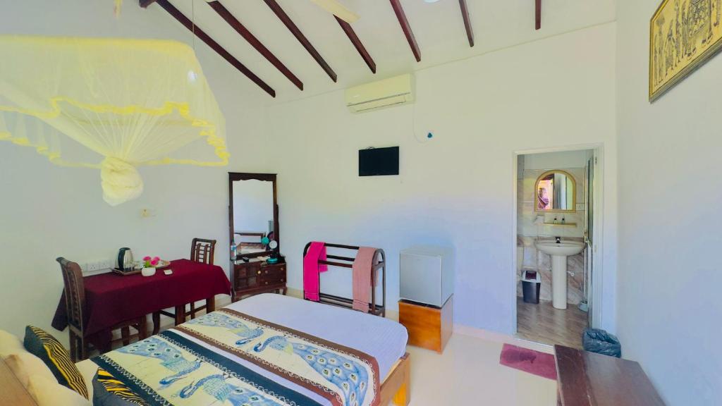 New Peacock Resort - 3