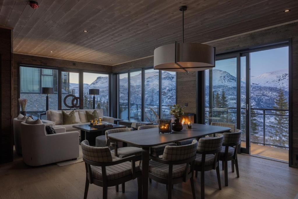 Apt With Mountain View preview