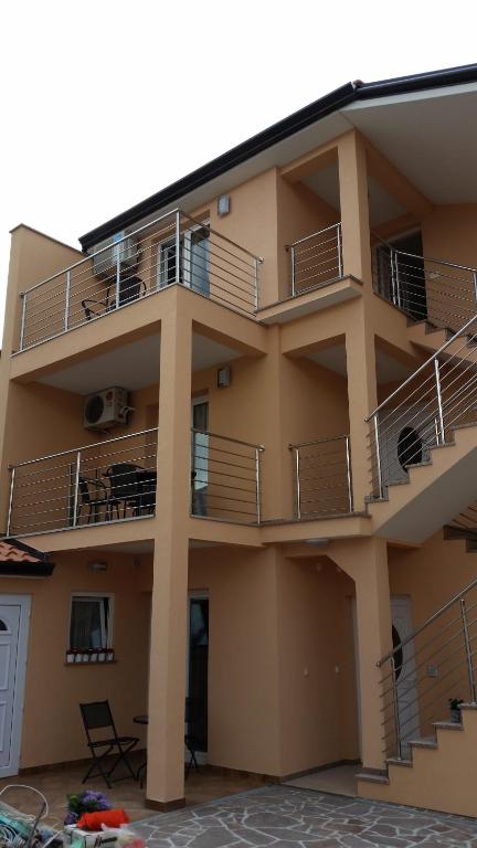 Apartments Villa Nona - Appartement Met één Slaapkamer Met Balkon
