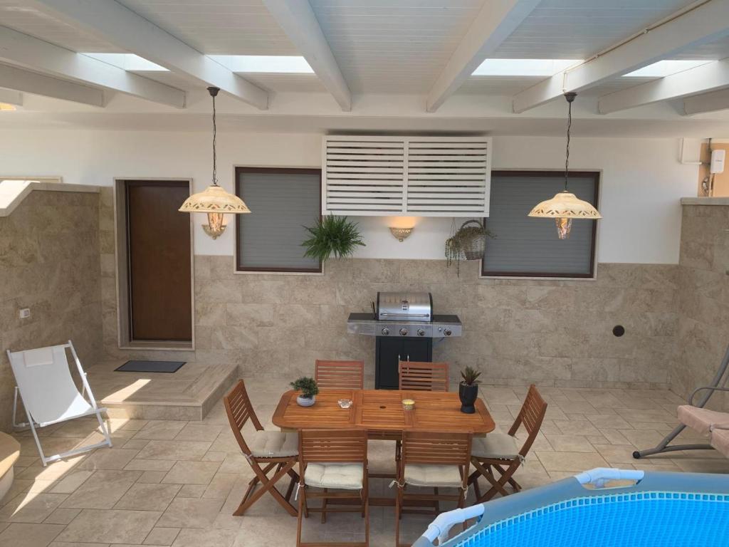Gambar di galeri bagi Moon Luxury di Lecce