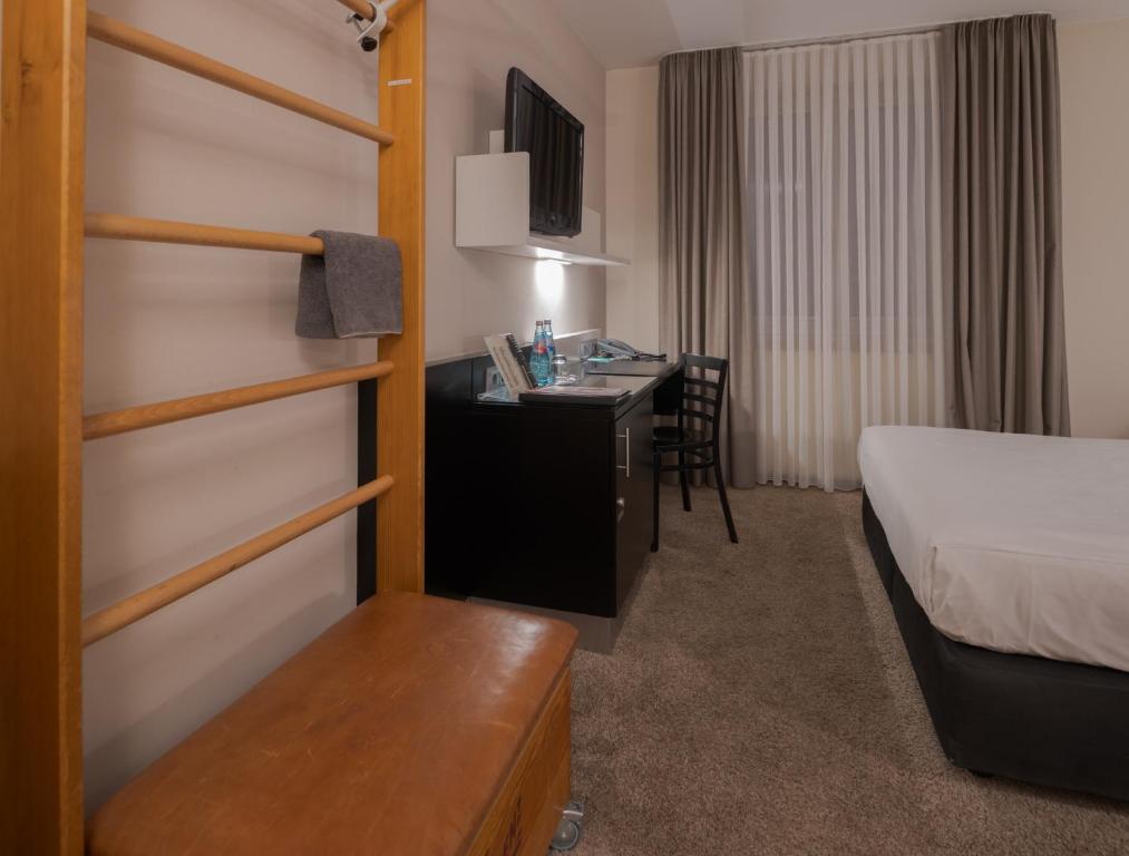 Turm Hotel - Resim 32