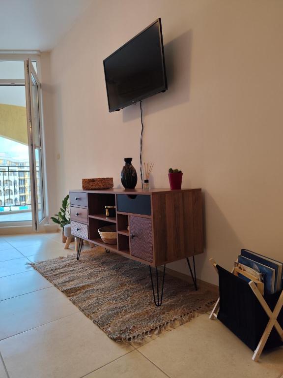 TV a/nebo společenská místnost v ubytování ALMA DEL MAR - Miadia Grand Resort, Aheloy