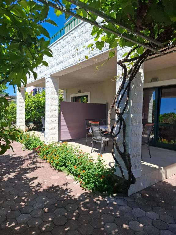 Vonkajšia záhrada v ubytovaní Blanka Apartment