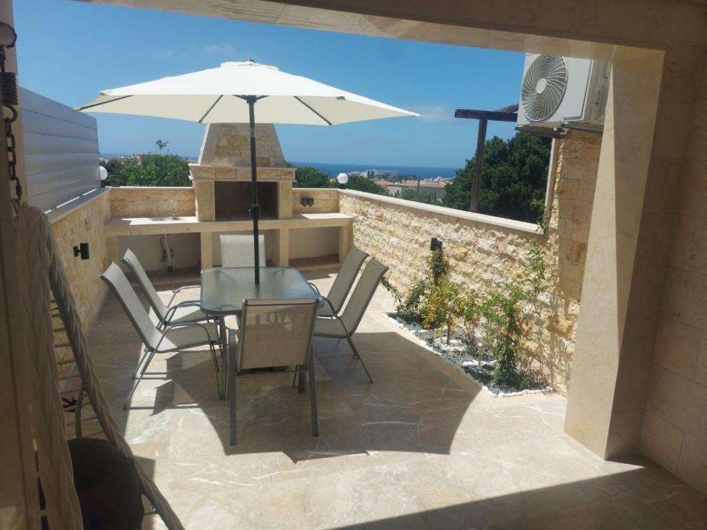 Balkón nebo terasa v ubytování Sea view maisonette Chloraka