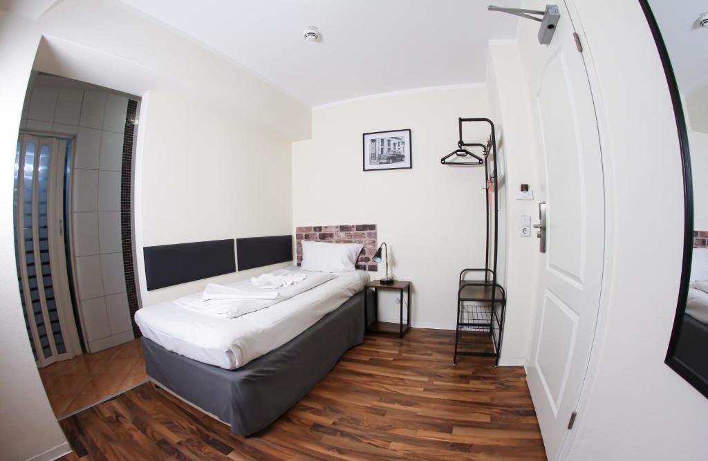 Hotel Karlshorst - Small Single Room