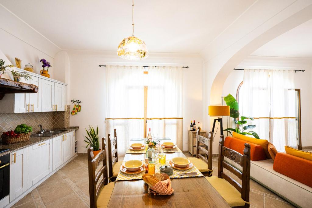 Kuchyň nebo kuchyňský kout v ubytování Casa Giulia Positano
