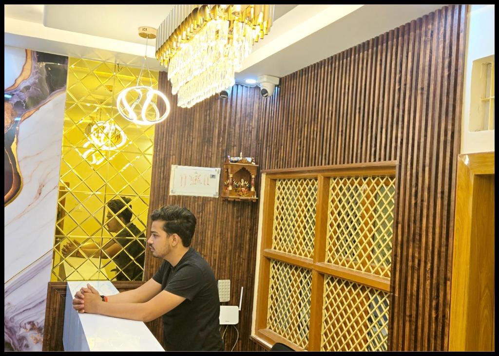 Hosté ubytování HOTEL RUDRAA STAY Near Kashi Vishwanath Temple - fully Air Conditioned Guest House - Best Guest House IN VARANASI