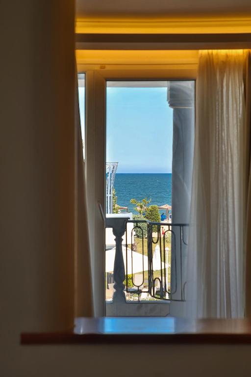 Nespecifikovaný výhled na moře nebo výhled na moře při pohledu z hotelu