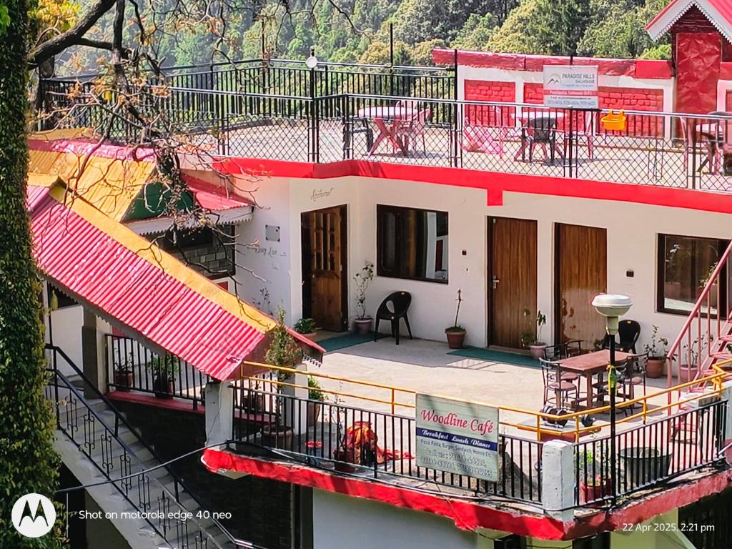 En balkon eller terrasse på Hotel Paradise hiils dalhousie