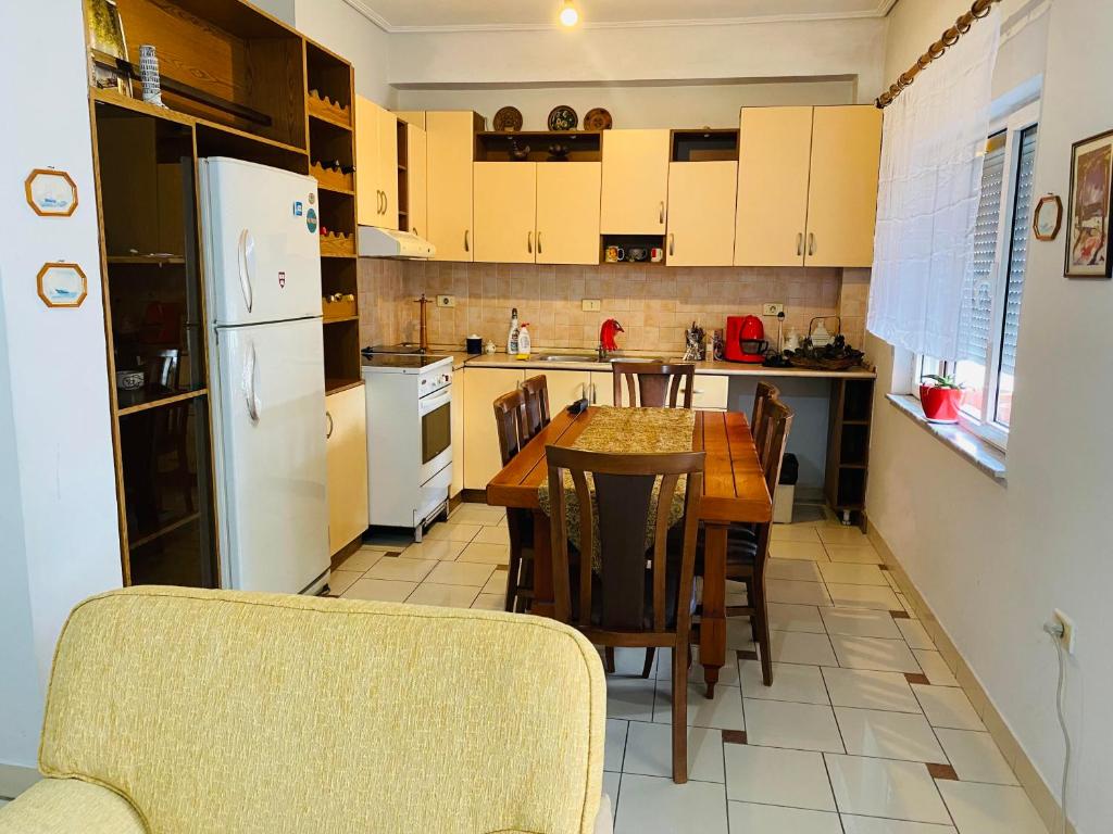 Central Apartment 2 br AC WIFI
