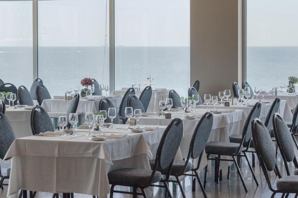 Restaurace v ubytování Axis Ofir Beach Resort Hotel