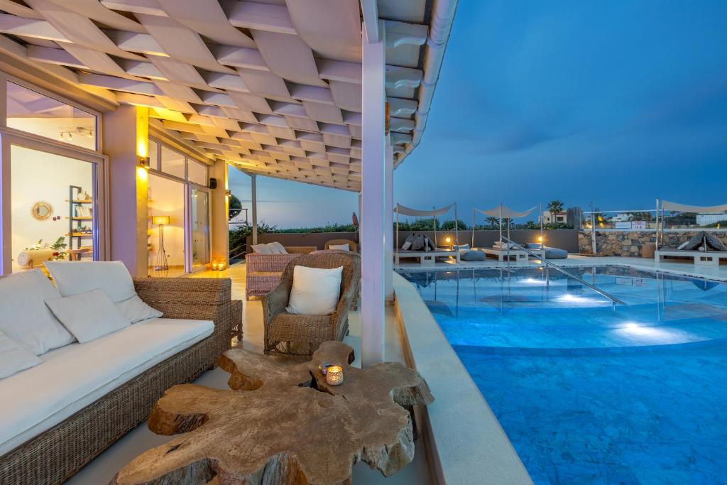 Bazén v ubytování Paradise Island Villas nebo v jeho okolí